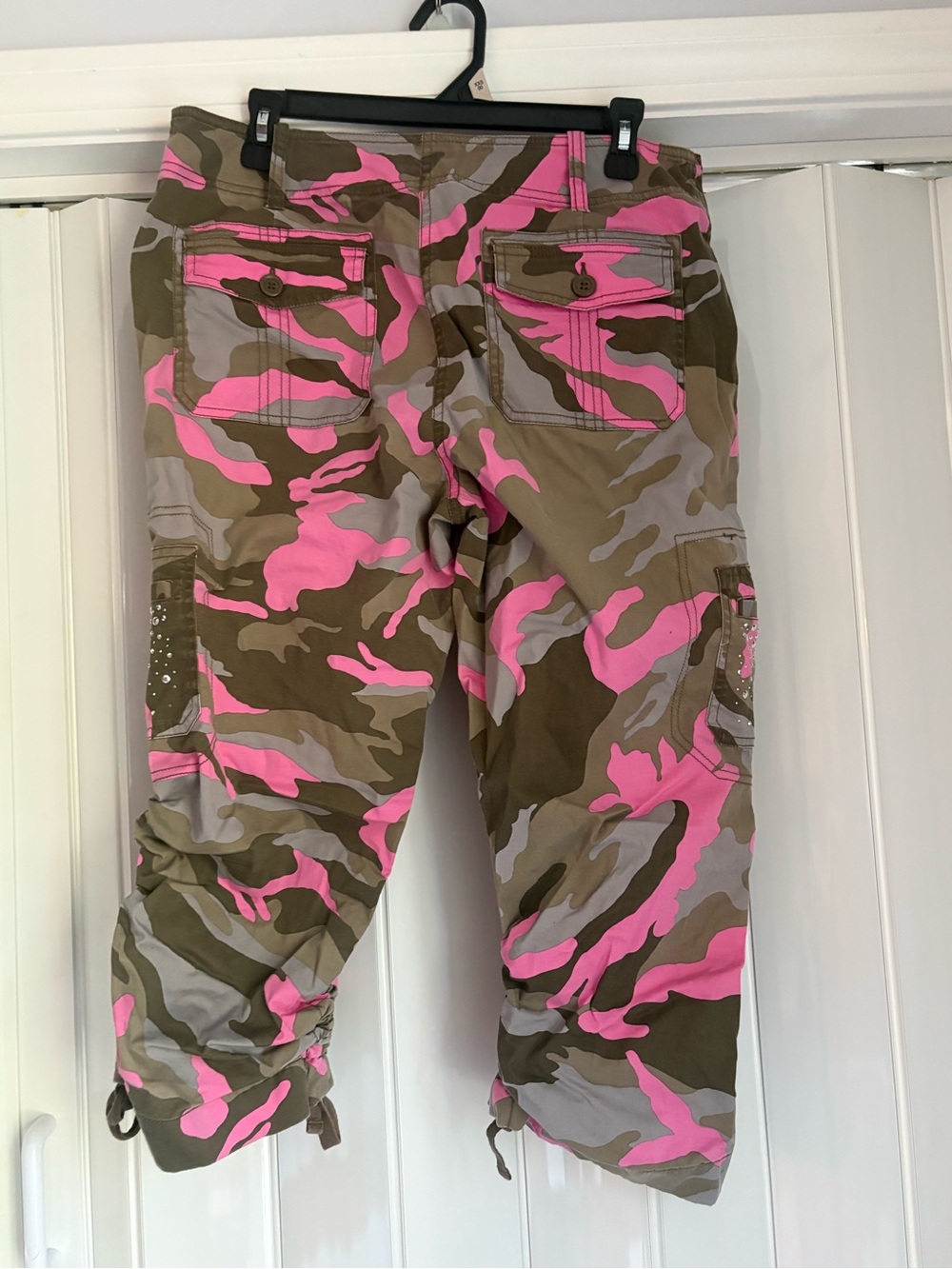 INC International Concepts Pink and Olive Camo Cargo Capris - Picture 4 of 4